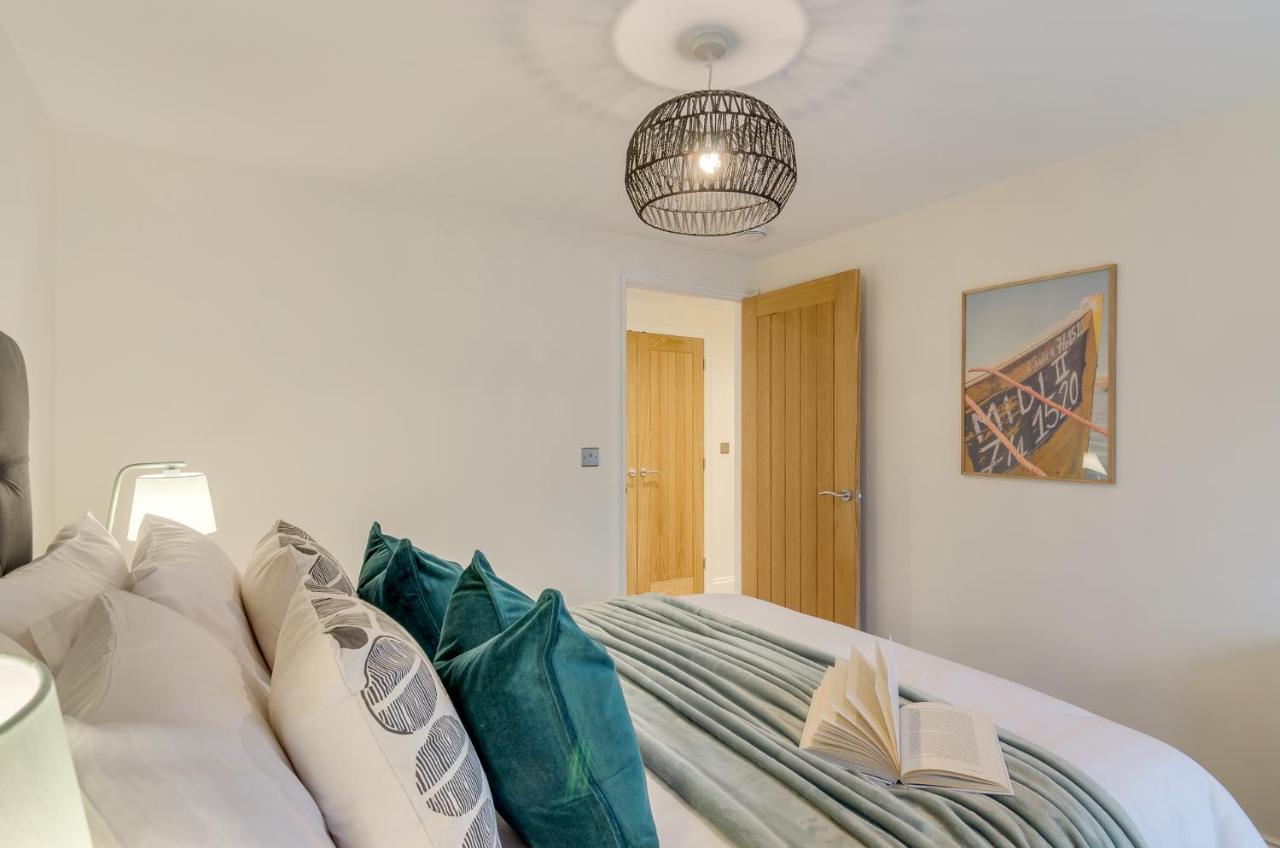 Spacious 6-Bed Home, Near The Norfolk Broads Clippesby Ngoại thất bức ảnh