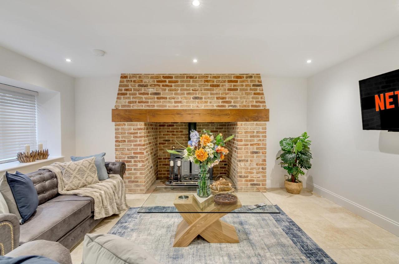 Spacious 6-Bed Home, Near The Norfolk Broads Clippesby Ngoại thất bức ảnh