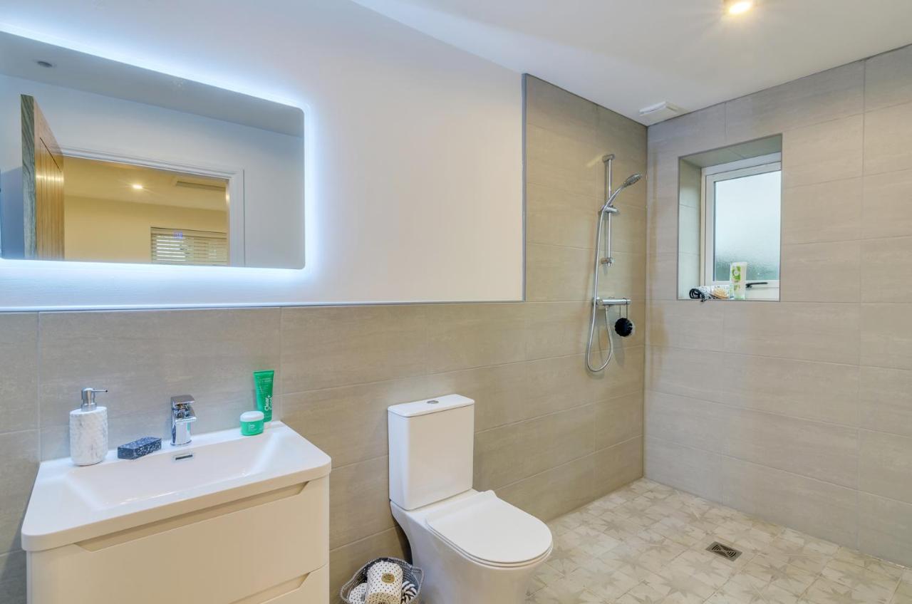 Spacious 6-Bed Home, Near The Norfolk Broads Clippesby Ngoại thất bức ảnh