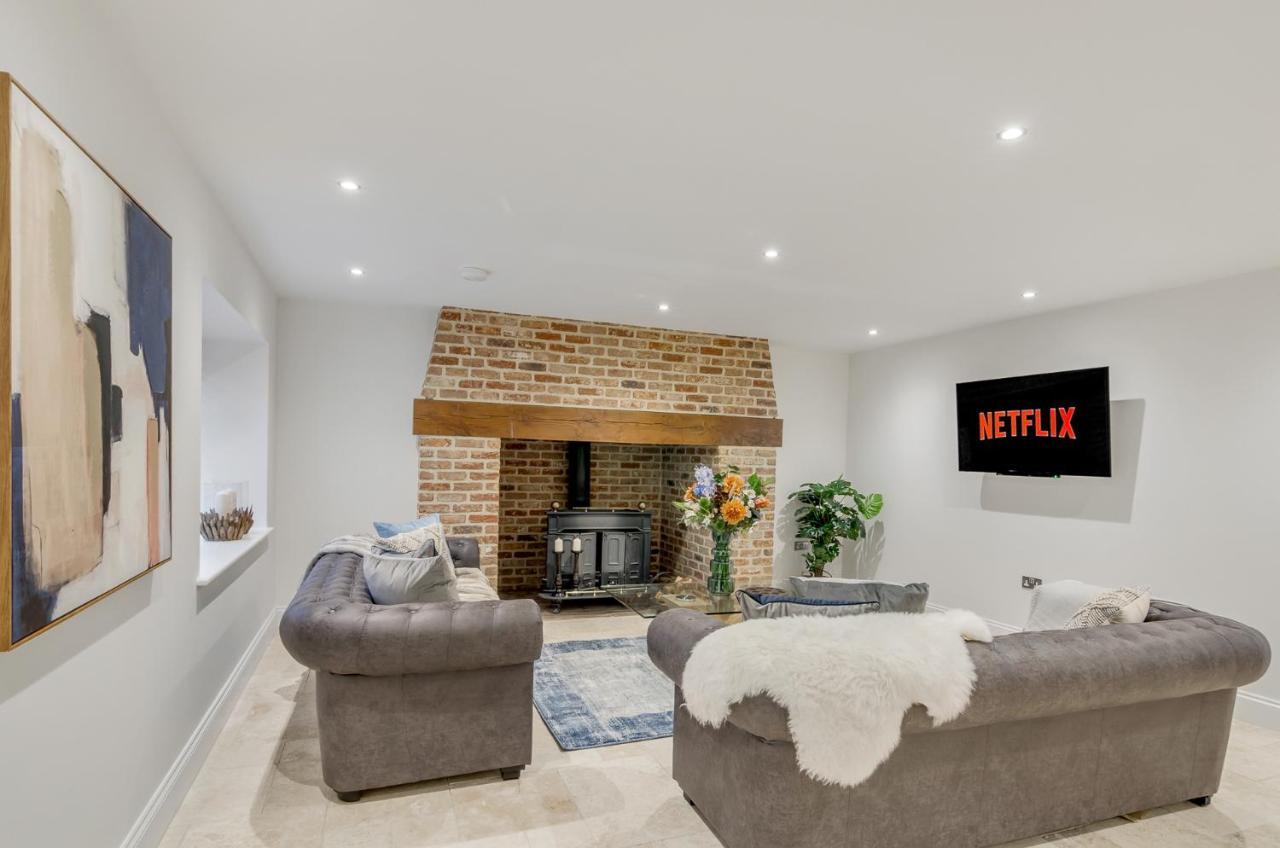 Spacious 6-Bed Home, Near The Norfolk Broads Clippesby Ngoại thất bức ảnh