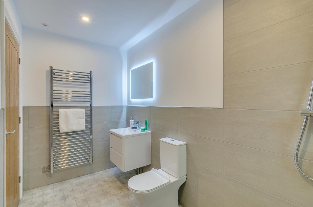 Spacious 6-Bed Home, Near The Norfolk Broads Clippesby Ngoại thất bức ảnh