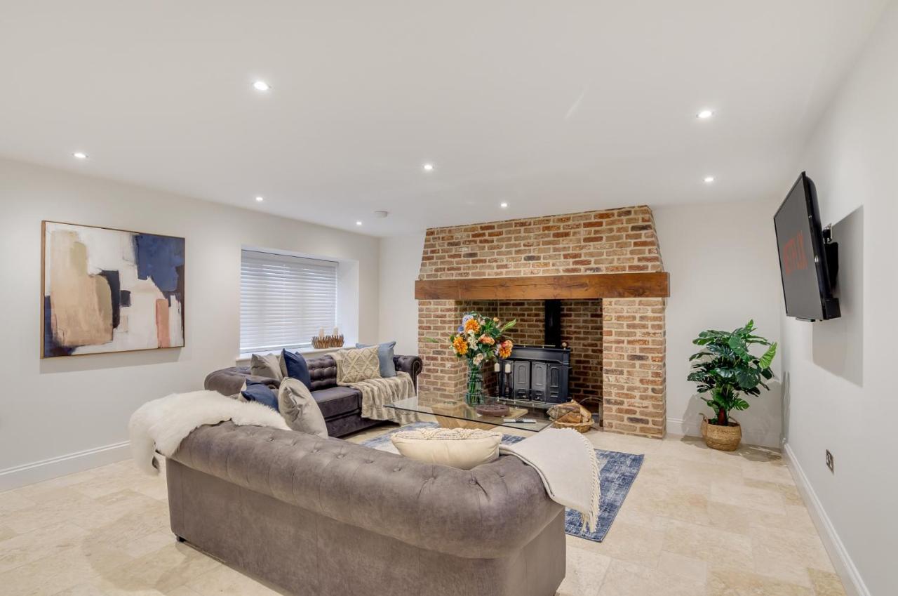 Spacious 6-Bed Home, Near The Norfolk Broads Clippesby Ngoại thất bức ảnh