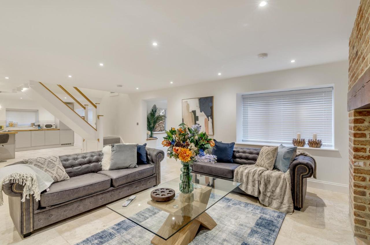 Spacious 6-Bed Home, Near The Norfolk Broads Clippesby Ngoại thất bức ảnh