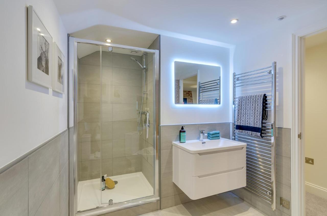 Spacious 6-Bed Home, Near The Norfolk Broads Clippesby Ngoại thất bức ảnh