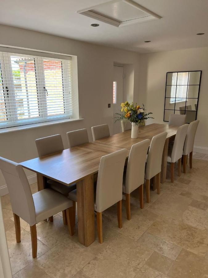 Spacious 6-Bed Home, Near The Norfolk Broads Clippesby Ngoại thất bức ảnh